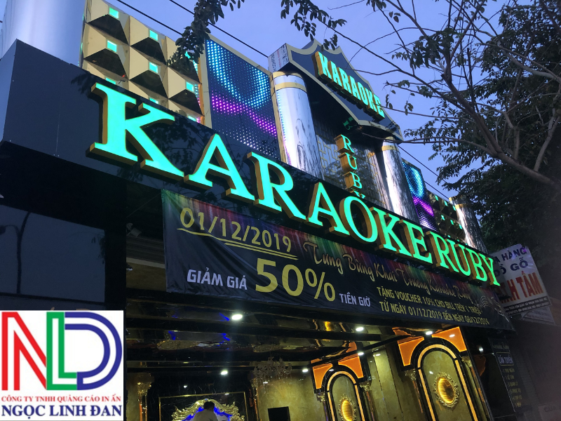 Bảng hiệu karaoke – Cách kết hợp chữ nổi mica và LED để thu hút khách hàng