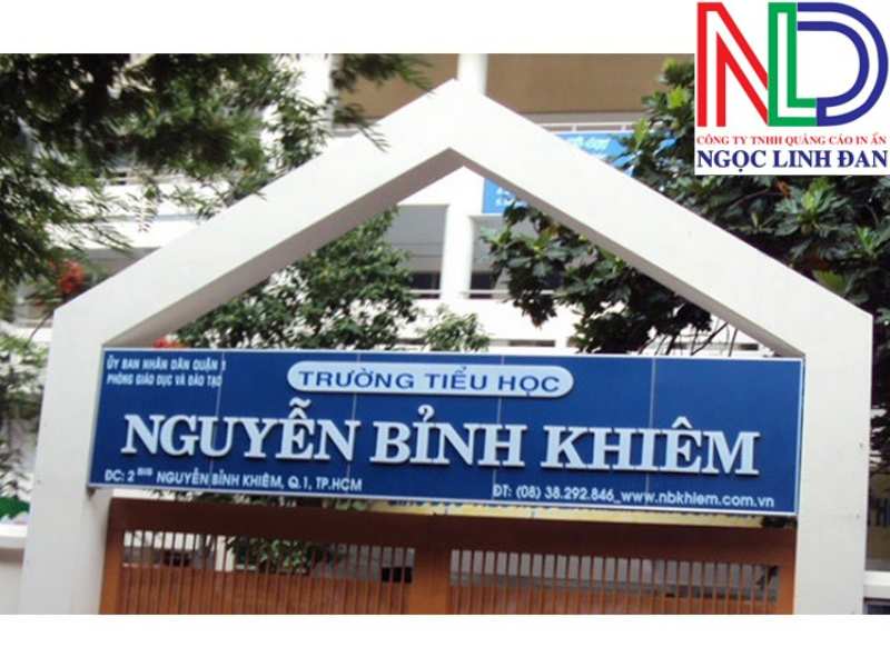 Chữ nổi mica – Giải pháp tạo điểm nhấn cho bảng hiệu trường học