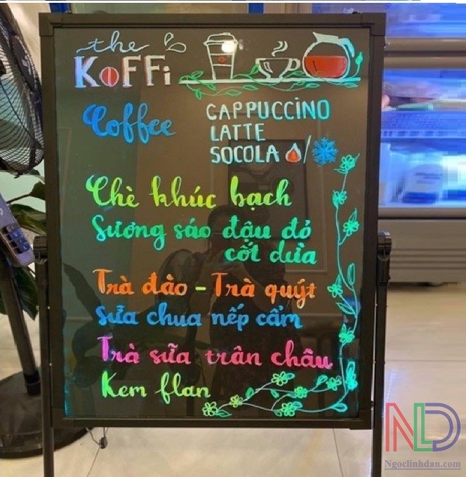 So sánh bảng LED huỳnh quang viết tay và bảng điện tử truyền thống