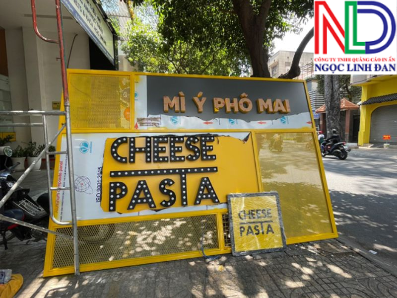 Ứng dụng sáng tạo của bảng hiệu khung lưới trong các ngành kinh doanh