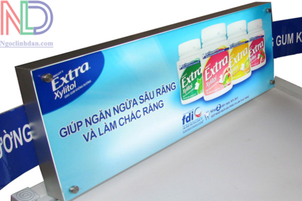 Ưu và nhược điểm của hộp đèn mica trong quảng cáo thương mại