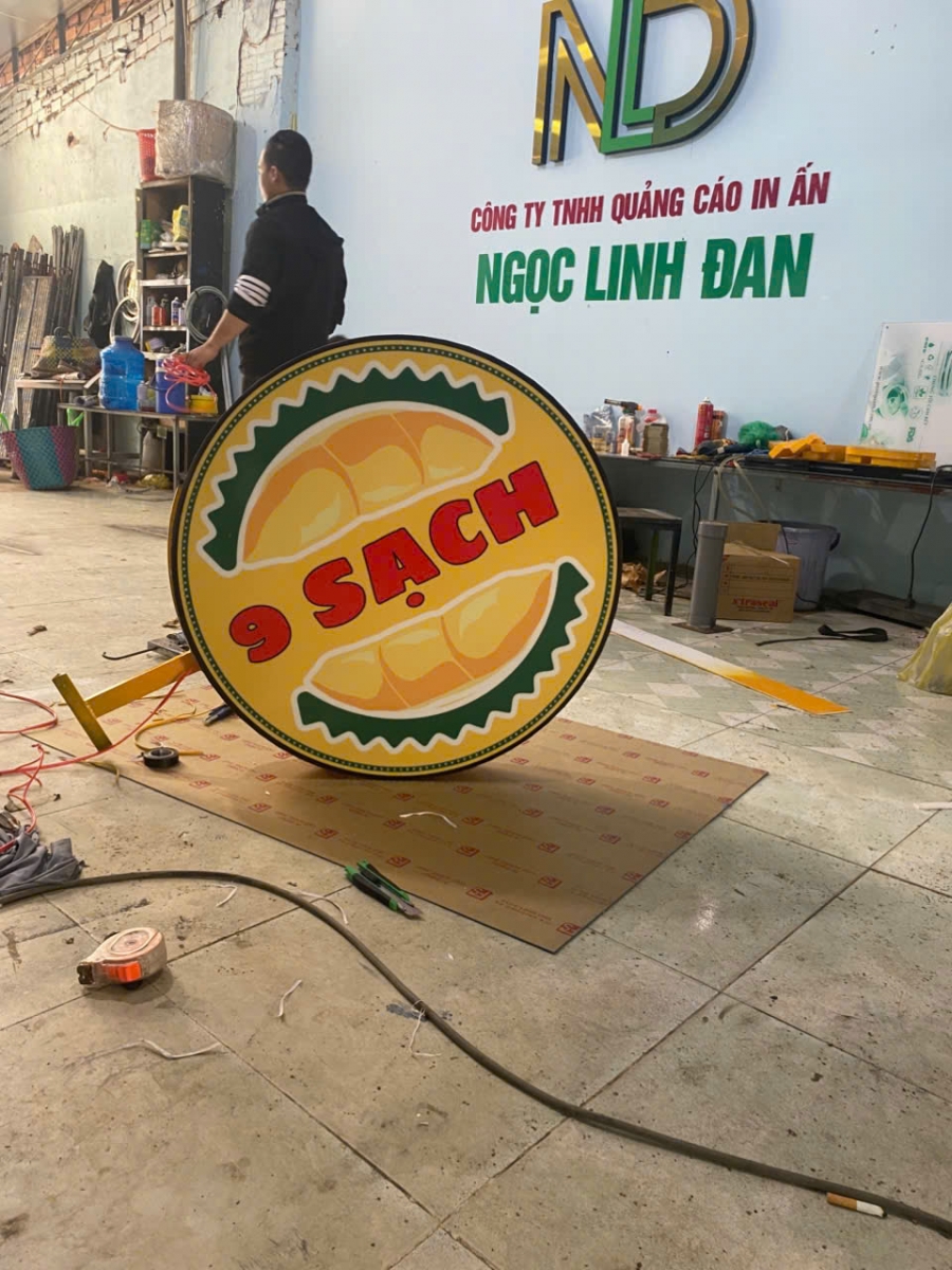 Bảng Hiệu Hộp Đèn Ứng Dụng Trong Ngành Quảng Cáo Thương Mại
