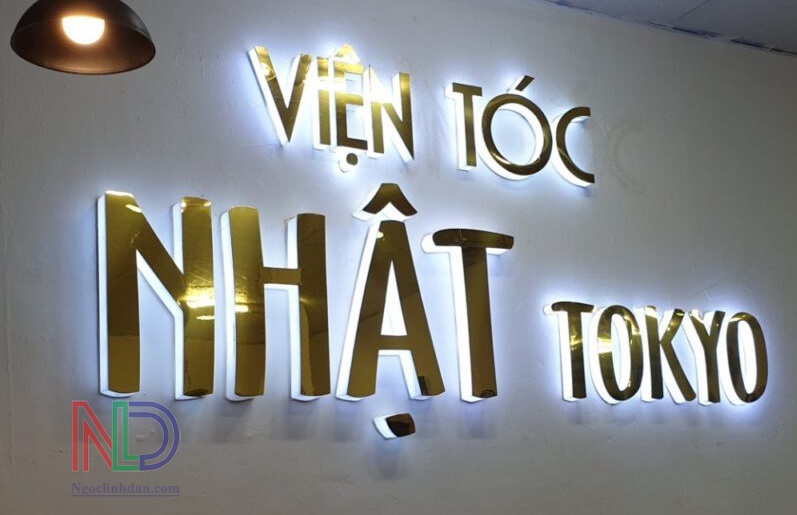Làm chữ nổi dán tường cho nhà hàng hút khách