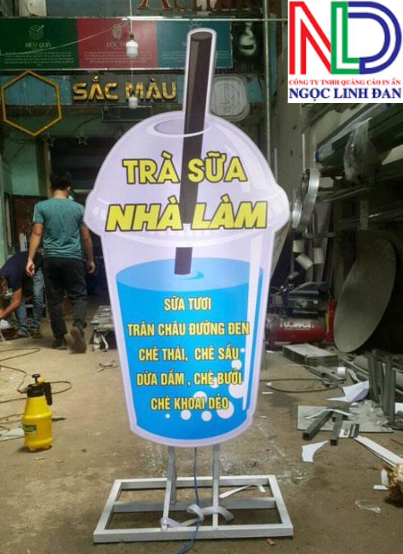 Thiết kế hộp đèn mica độc đáo cho quán trà sữa hút khách