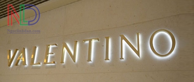 Thiết Kế Thi Công Chữ Inox Vàng Bóng Dấu Ấn Nổi Bật Cho Biển Hiệu Quảng Cáo