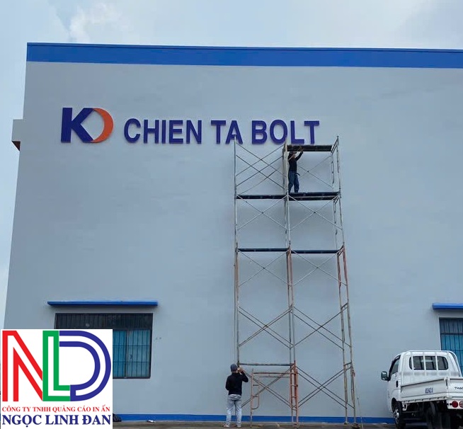 Chi Phí Bảng Hiệu Alu So Với Bảng Hiệu LED: Nên Chọn Loại Nào?
